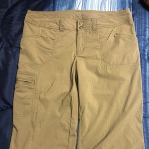 Womens exofficio capri/roll up shorts size 10